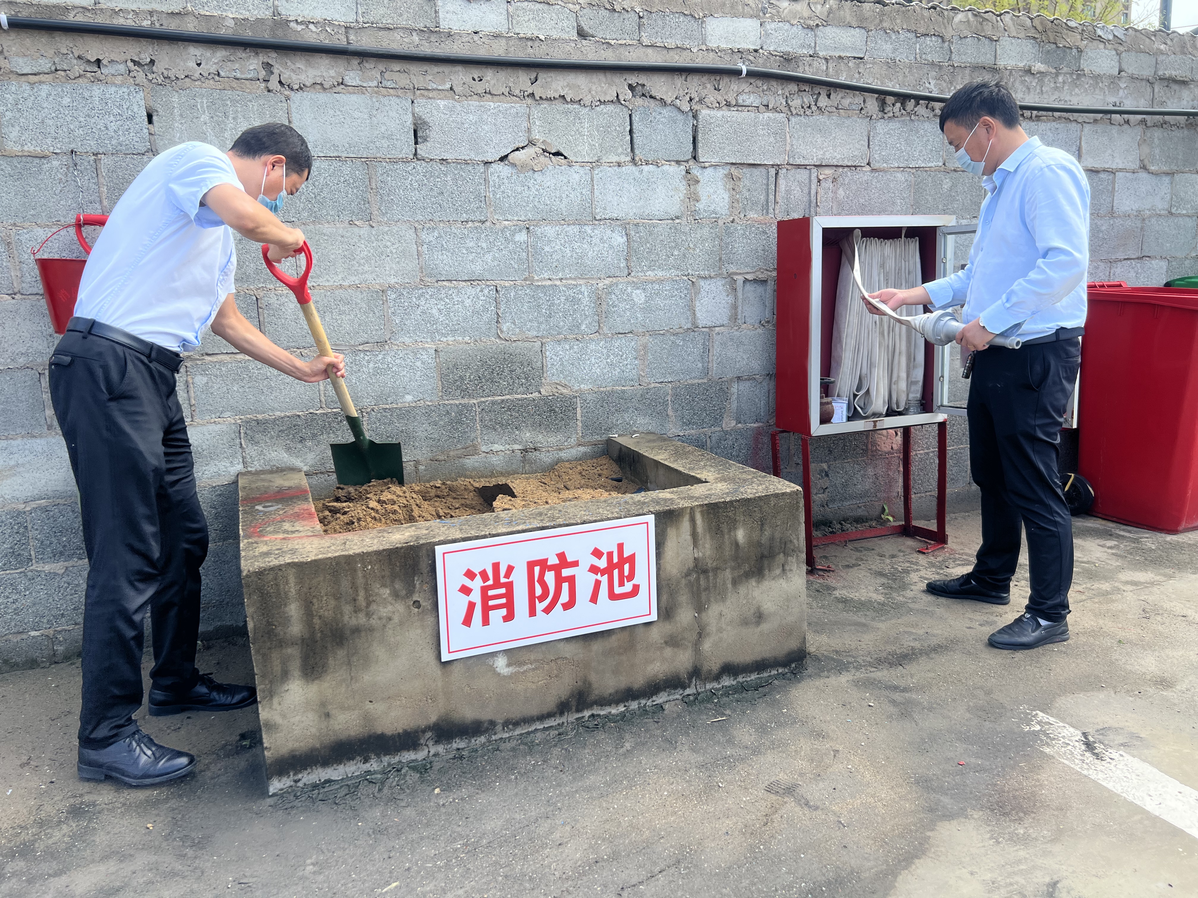 公交事業(yè)一部開展場(chǎng)站消防檢查筑牢安全防線