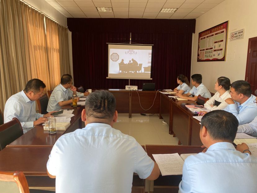 公交集團機務技術事業(yè)部組織觀看廉潔文化視頻