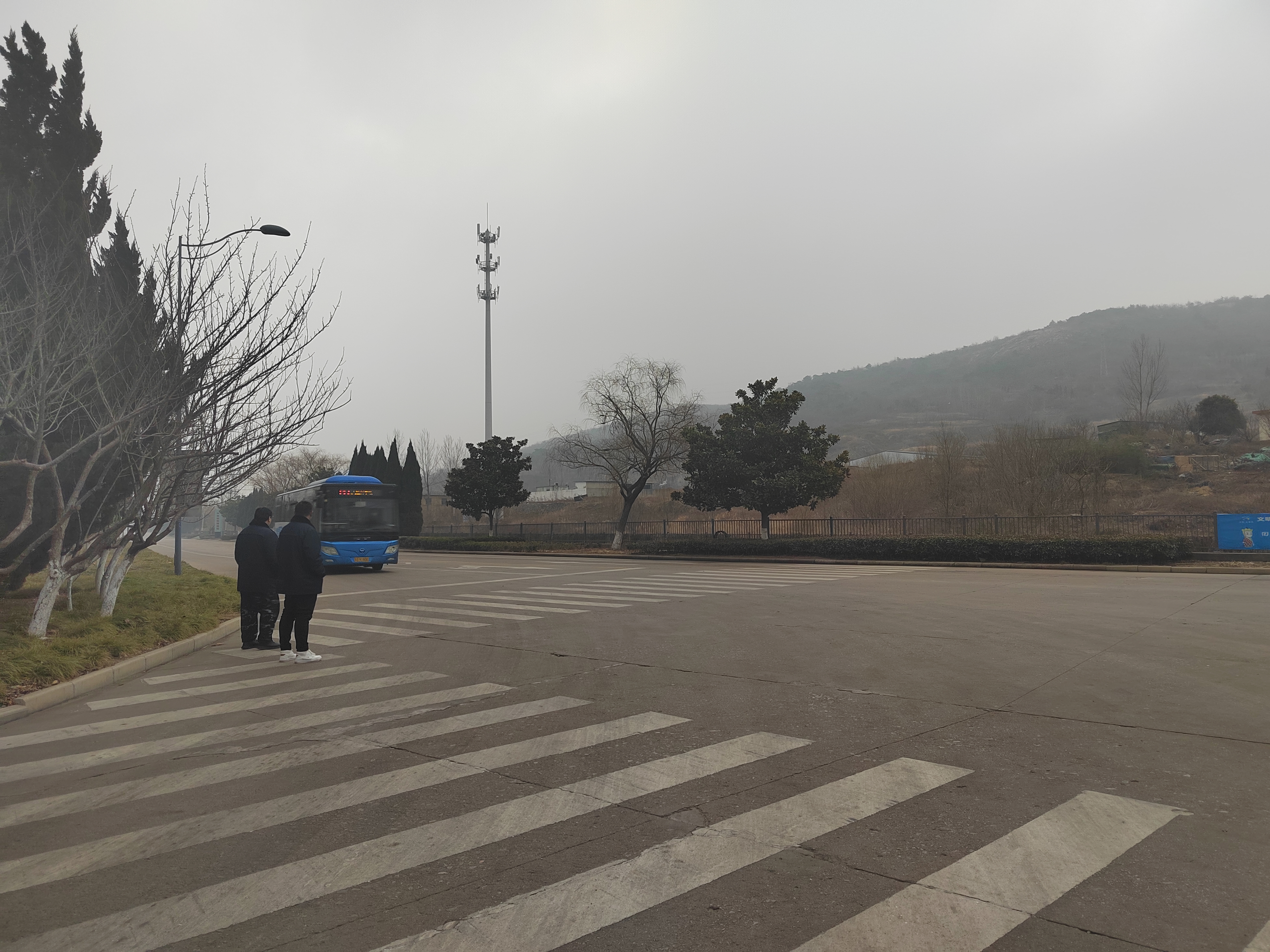 公交集團(tuán)公交事業(yè)二部持續(xù)做好霧霾惡劣天氣應(yīng)對工作