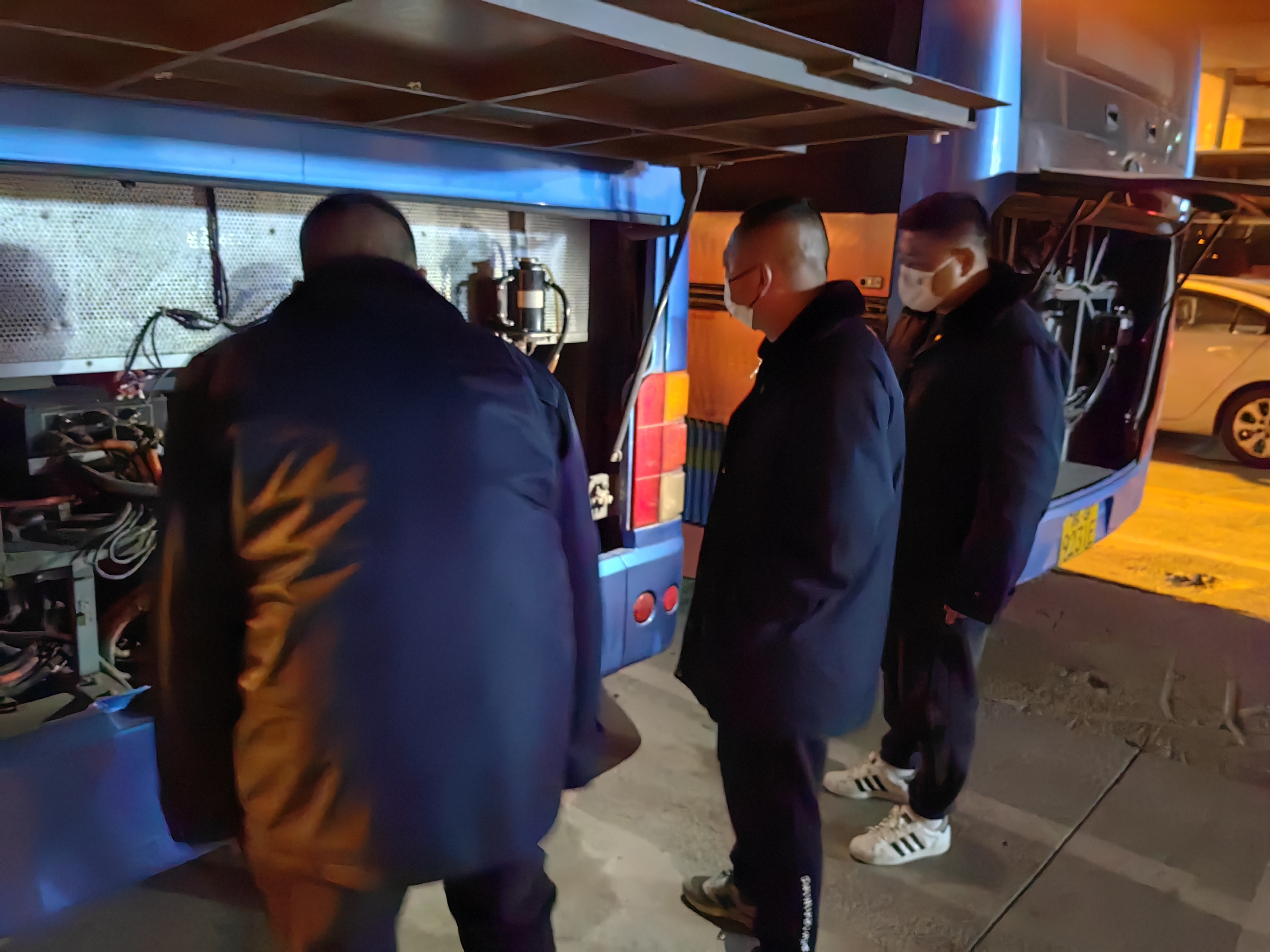 公交集團(tuán)公交事業(yè)二部持續(xù)開展夜查工作