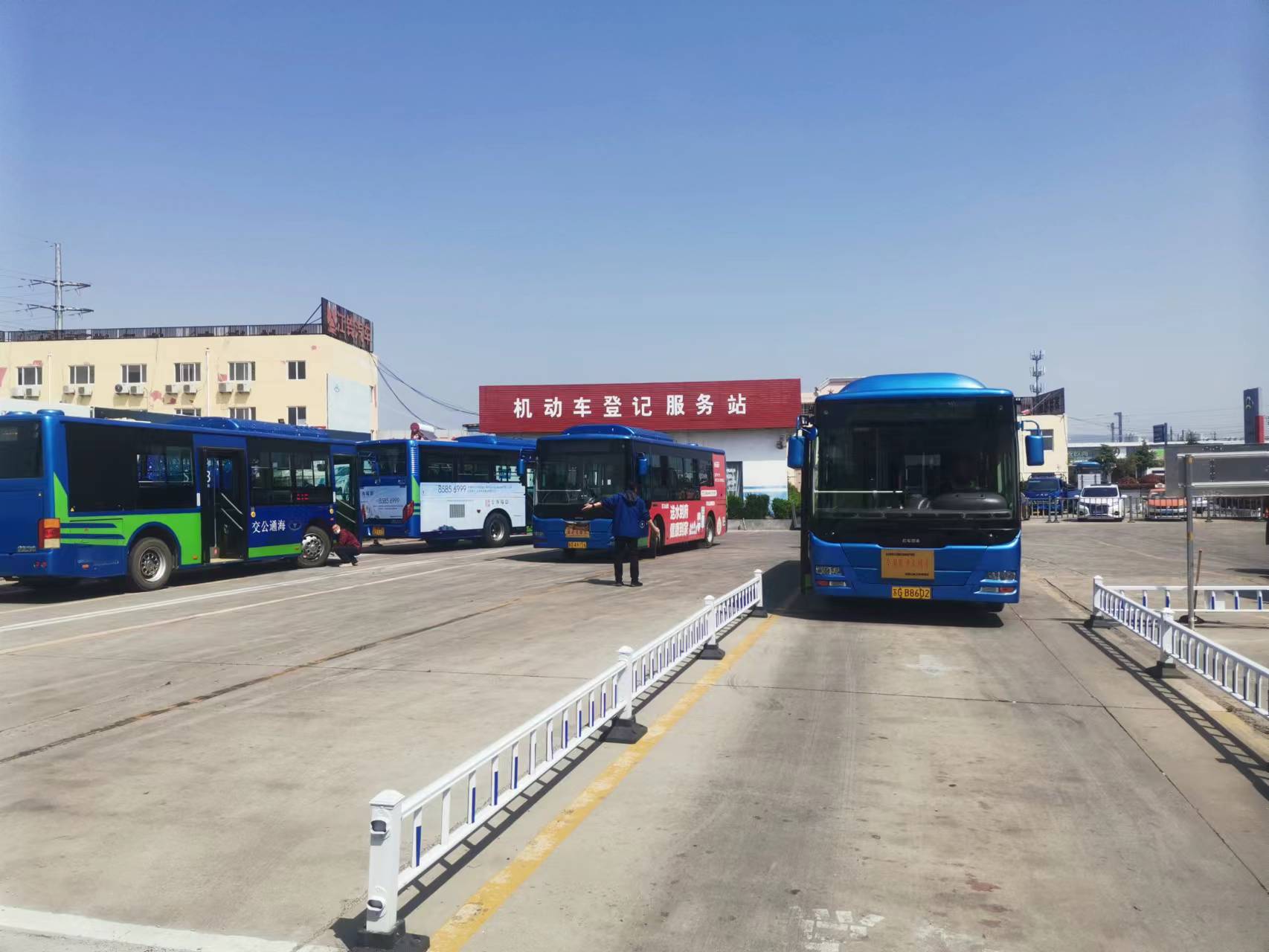 公交集團(tuán)公交事業(yè)一部積極開(kāi)展車(chē)輛年審工作