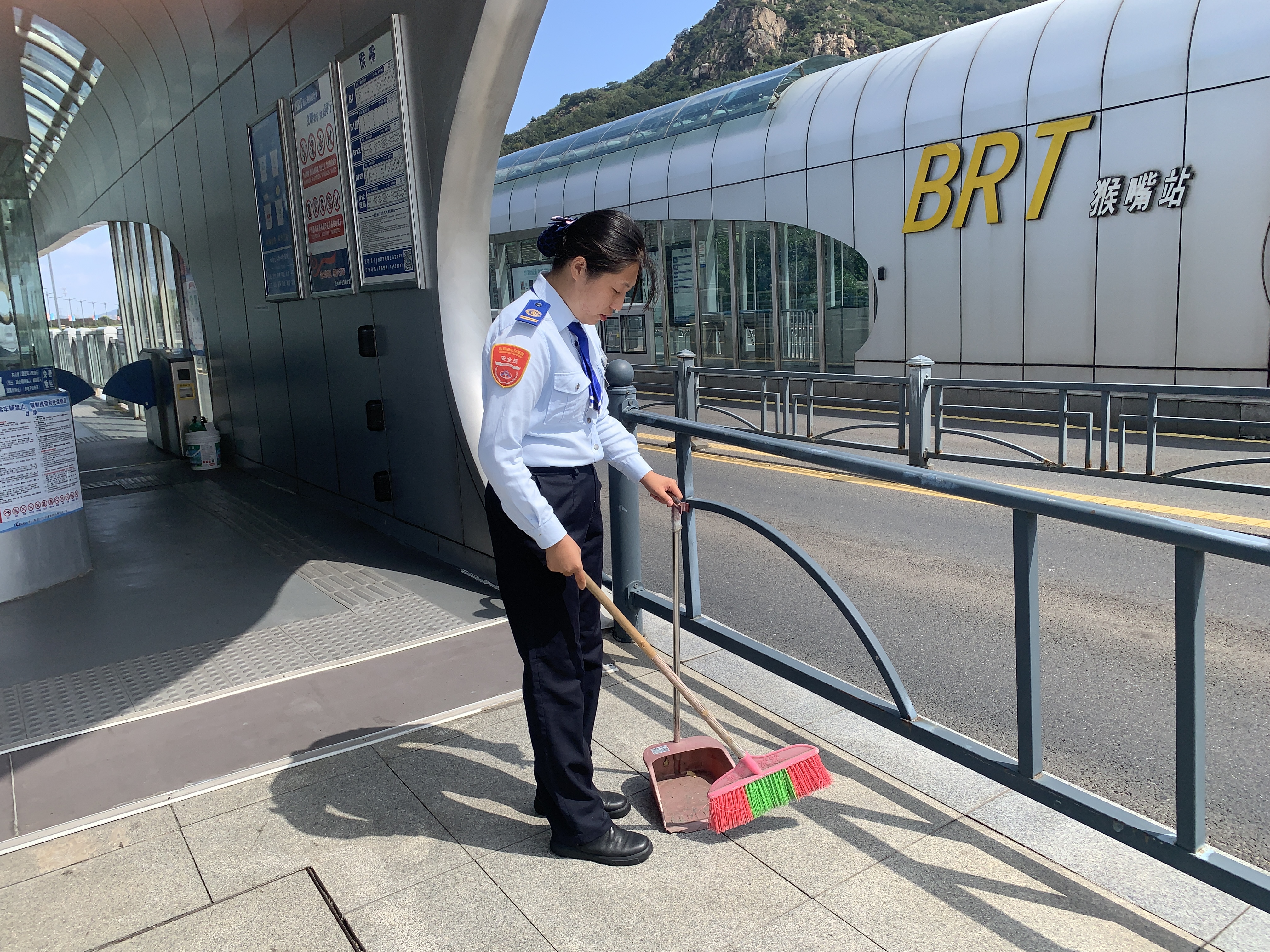 快速公交事業部站務員張慧 幫助乘客找到丟失的行李箱獲感謝