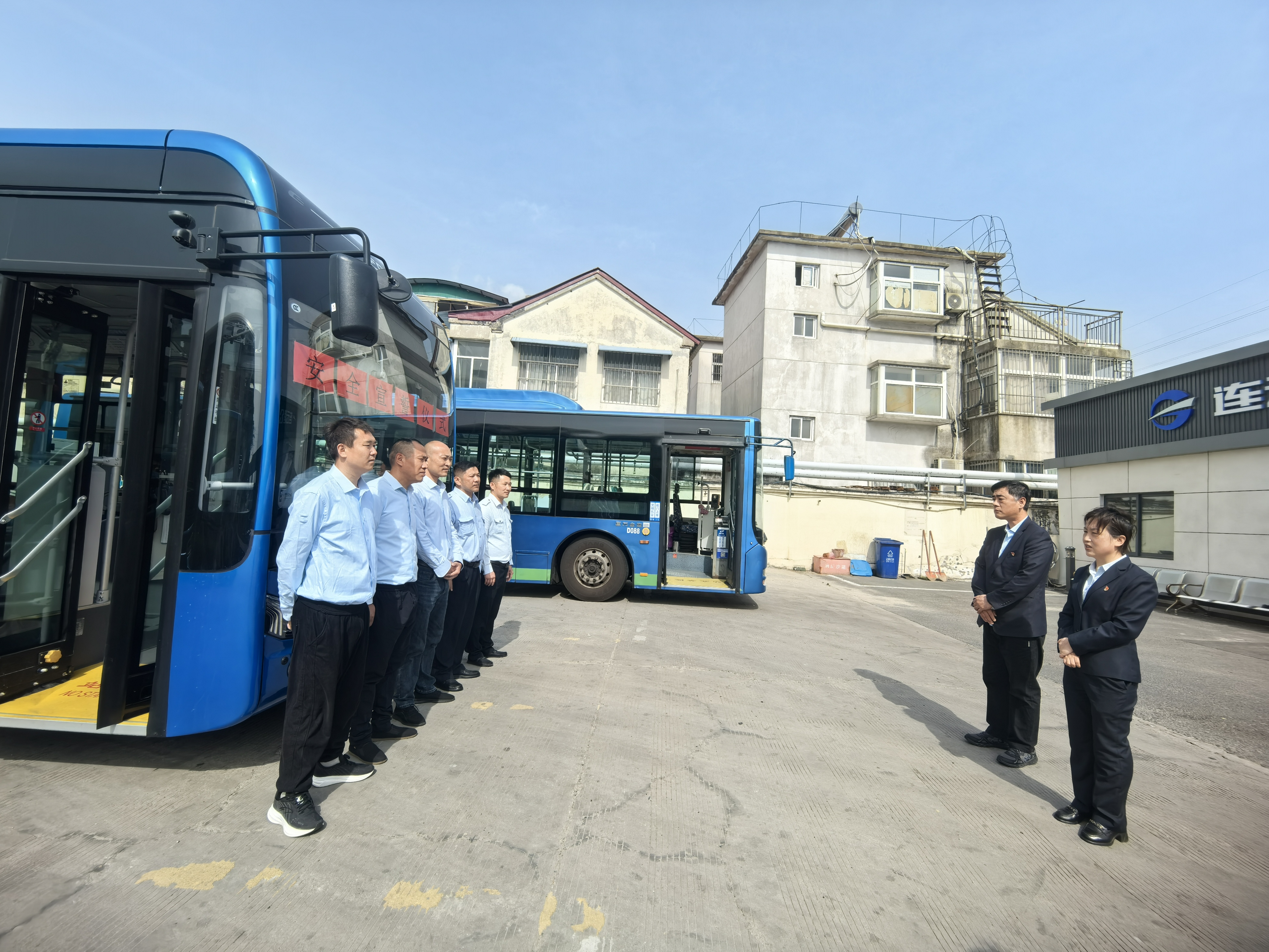 你予我一份誓詞，我與你共享榮光——公交集團(tuán)開展新入職駕駛員安全行車宣誓儀式