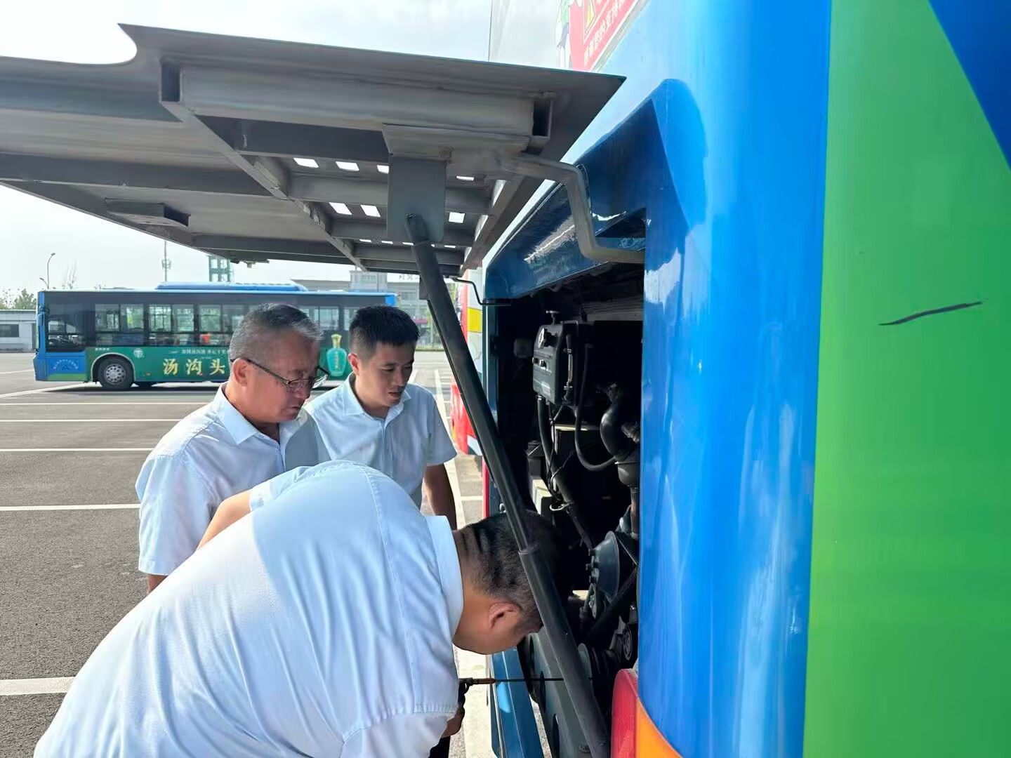 公交集團(tuán)海通公交公司積極應(yīng)對高溫天氣強(qiáng)化安全管理