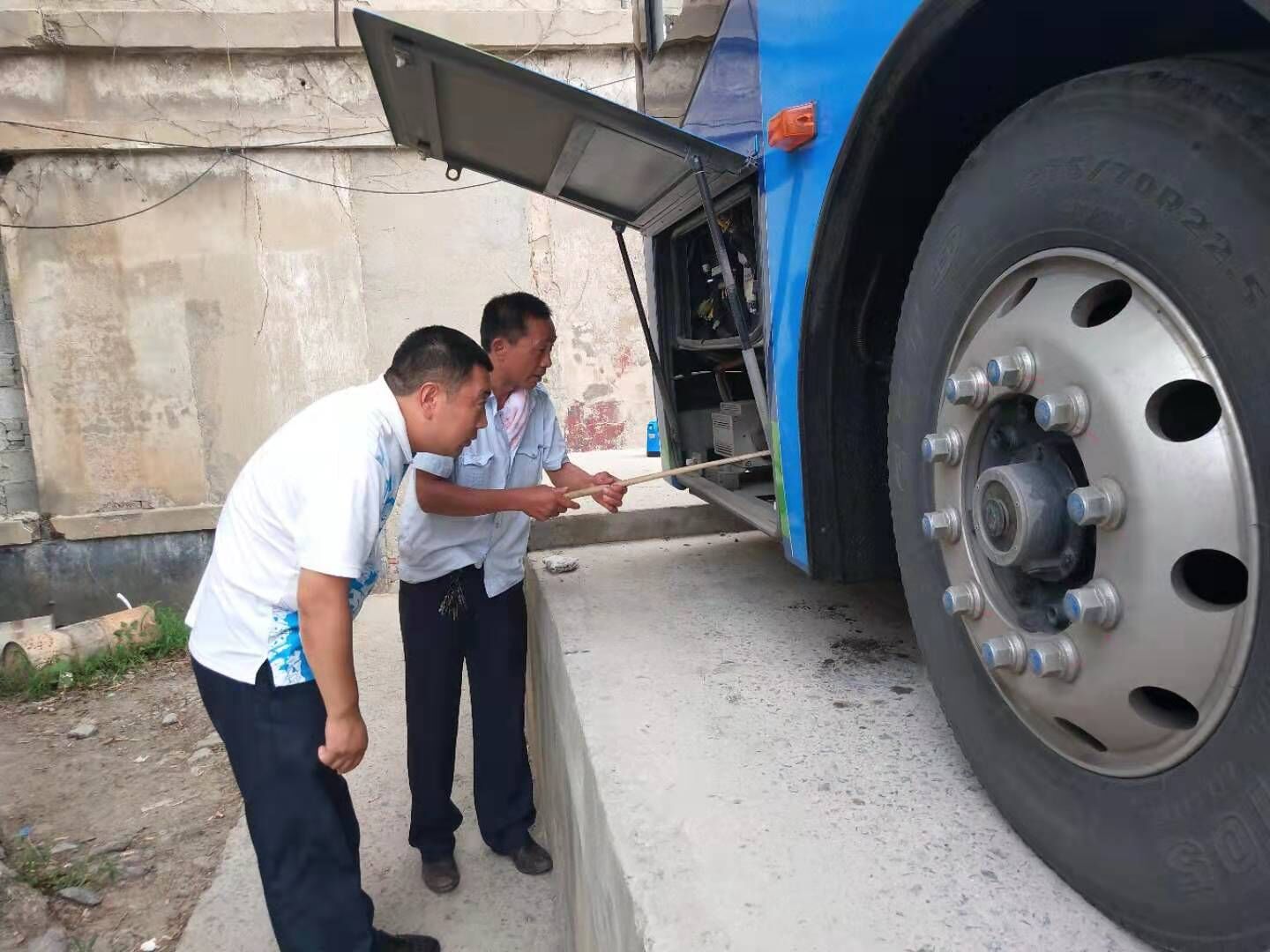 公交集團公交事業一部開展營運車輛安全檢查