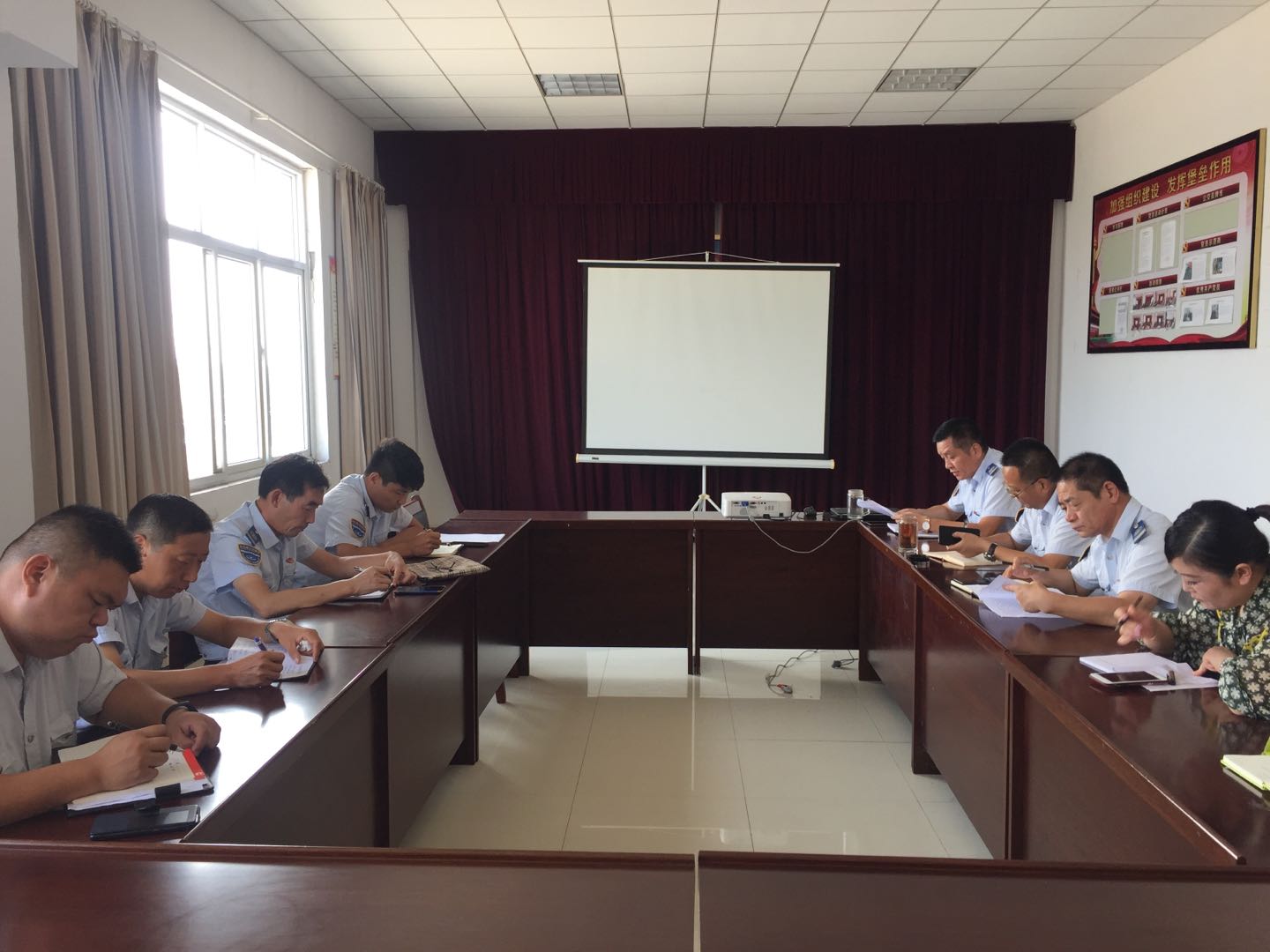 公交集團(tuán)機(jī)務(wù)技術(shù)事業(yè)部召開中秋國慶期間作風(fēng)建設(shè)工作部署會