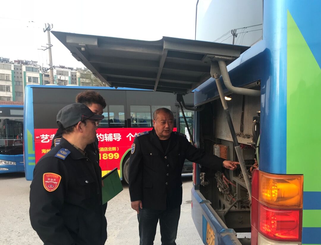 公交集團(tuán)海通公交公司對(duì)新上崗駕駛員進(jìn)行跟蹤管理