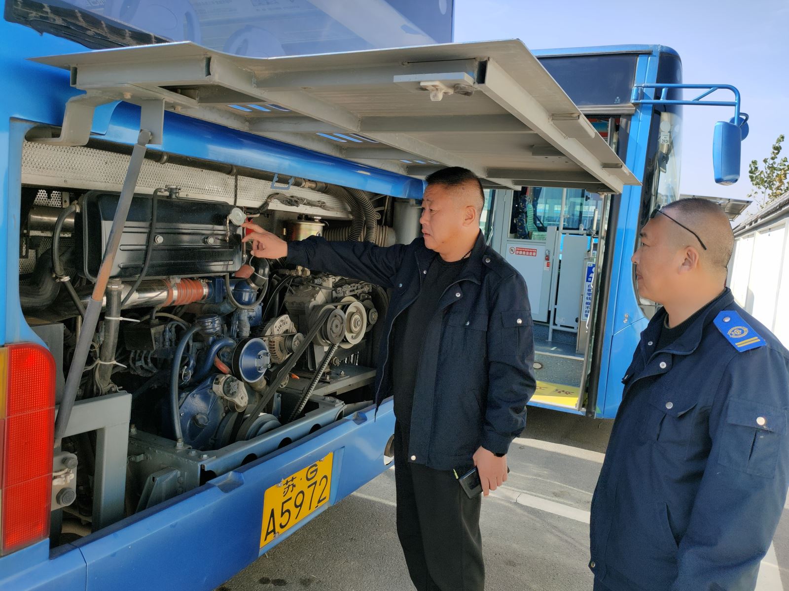 公交集團(tuán)公交事業(yè)一部做好車(chē)輛檢查 不斷提升鞏固創(chuàng)文工作成果