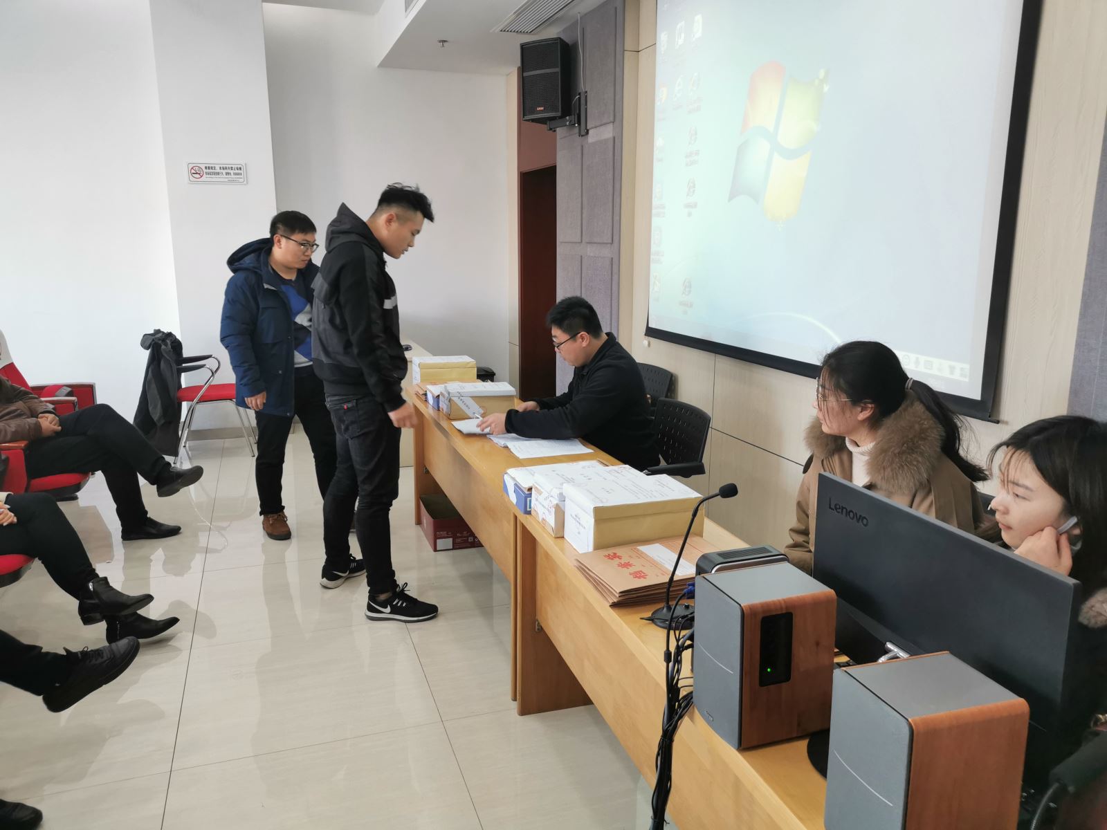 公交集團公交車駕駛室安全隔離裝置采購安裝項目招標工作順利完成