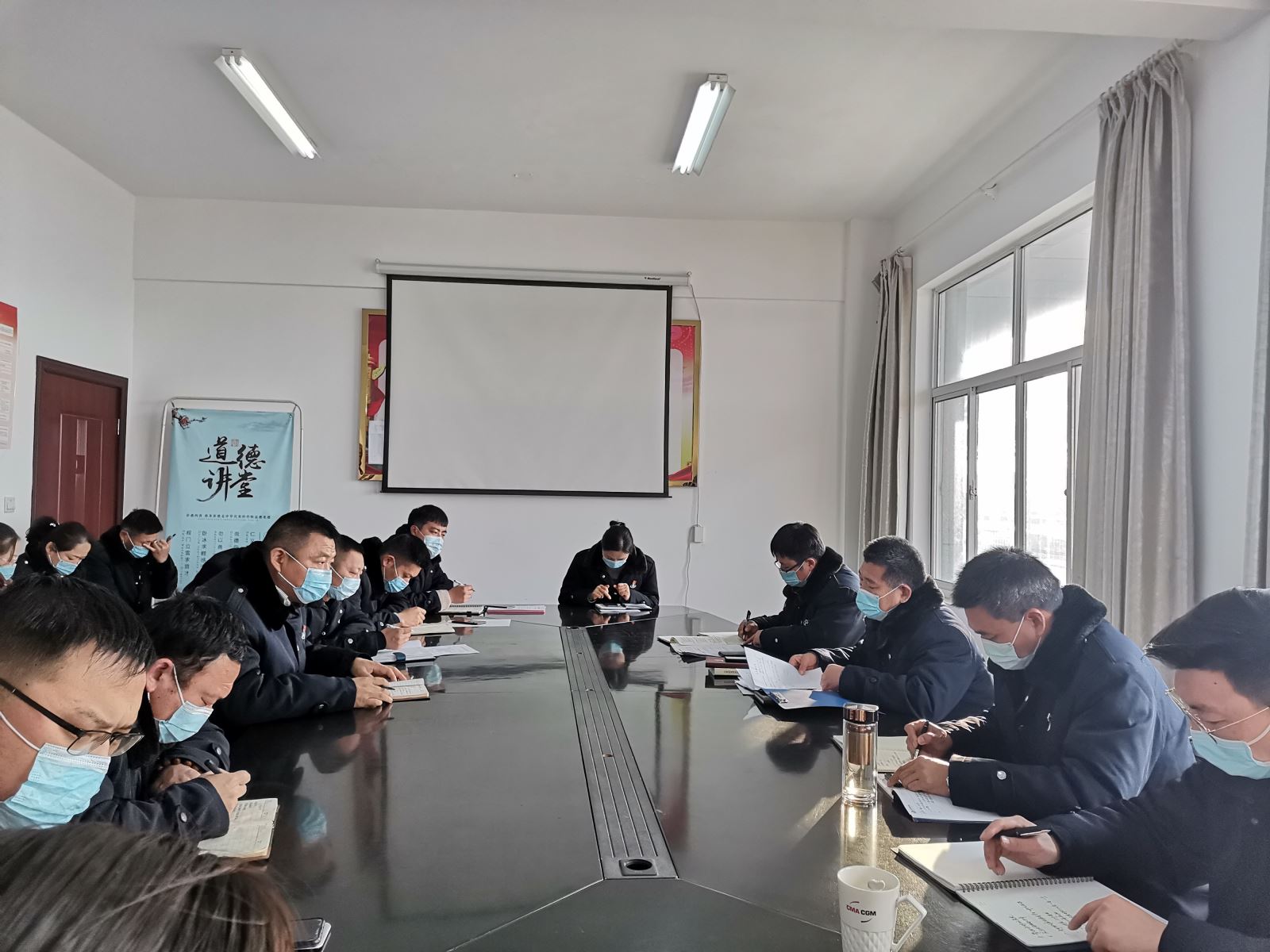 公交集團(tuán)公交事業(yè)二部召開2020年度履行全面從嚴(yán)治黨主體責(zé)任述評暨班子述職述廉大會