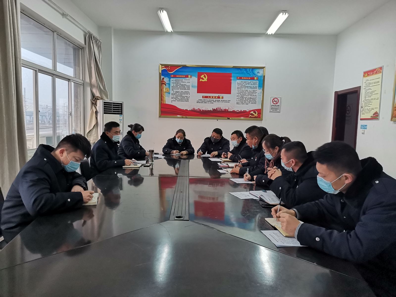 公交集團公交事業二部召開2021年首次安全、機務工作專題會議