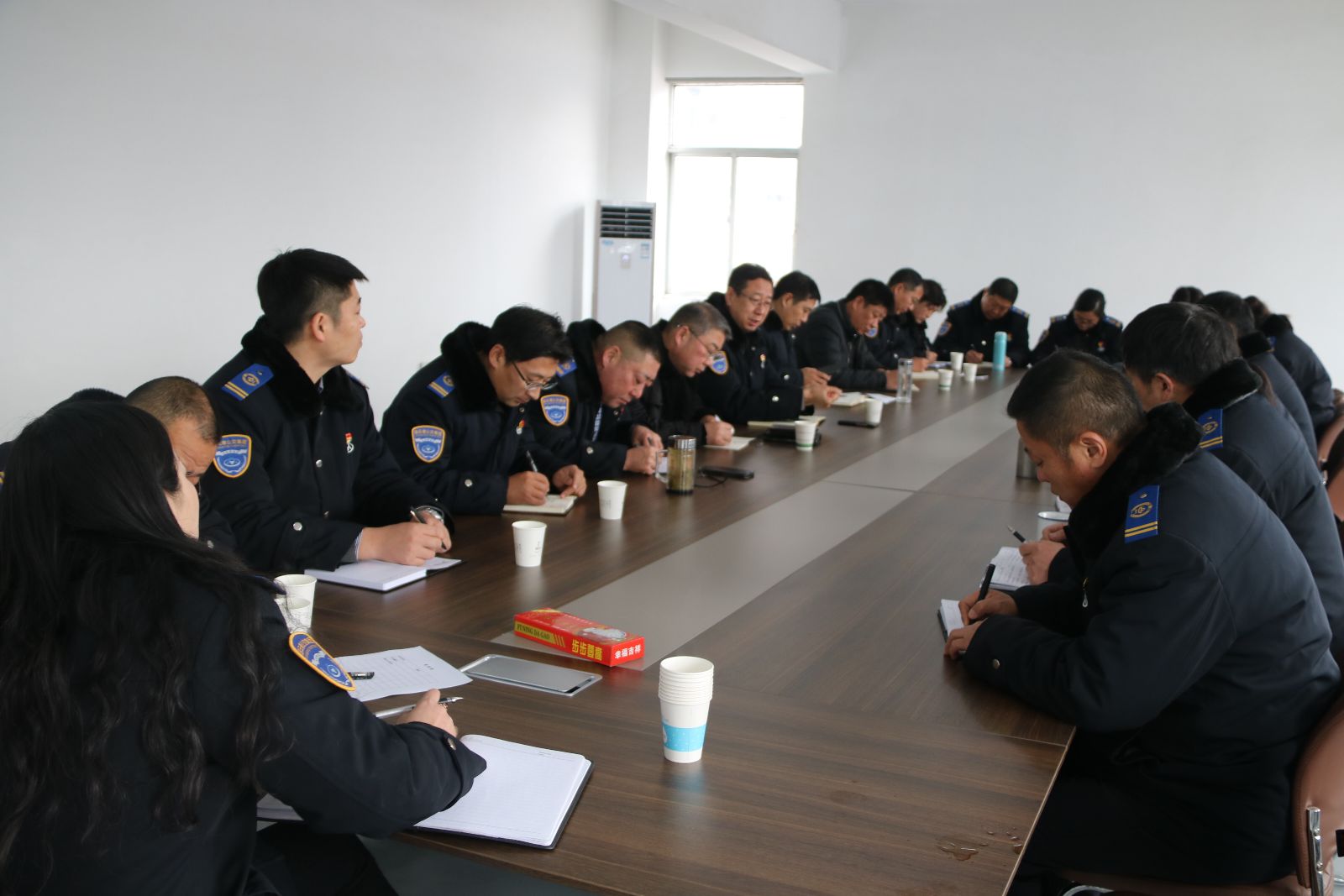 公交集團(tuán)領(lǐng)導(dǎo)班子到海通公交調(diào)研工作