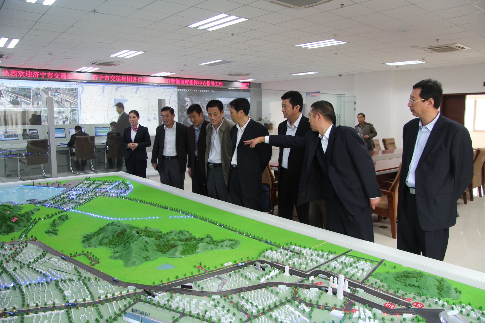 濟寧市考察團來海通公交BRT公司交流學習