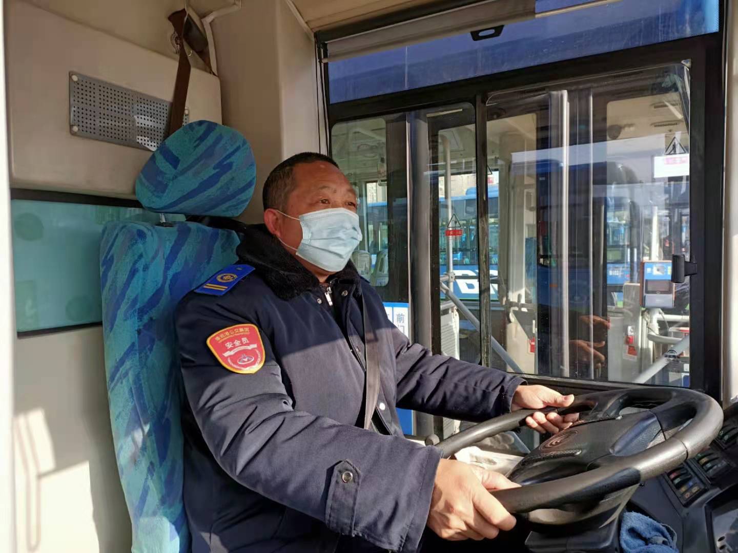 快速公交事業部駕駛員胡士洋歸還乘客丟失的手機獲感謝